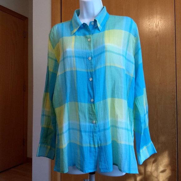 Liz Claiborne Tops - Liz Claiborne Lizsport  Blouse.